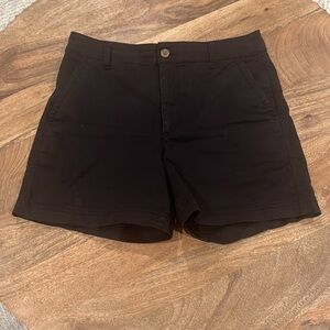 Girlfriend Khaki Shorts | Black | 6